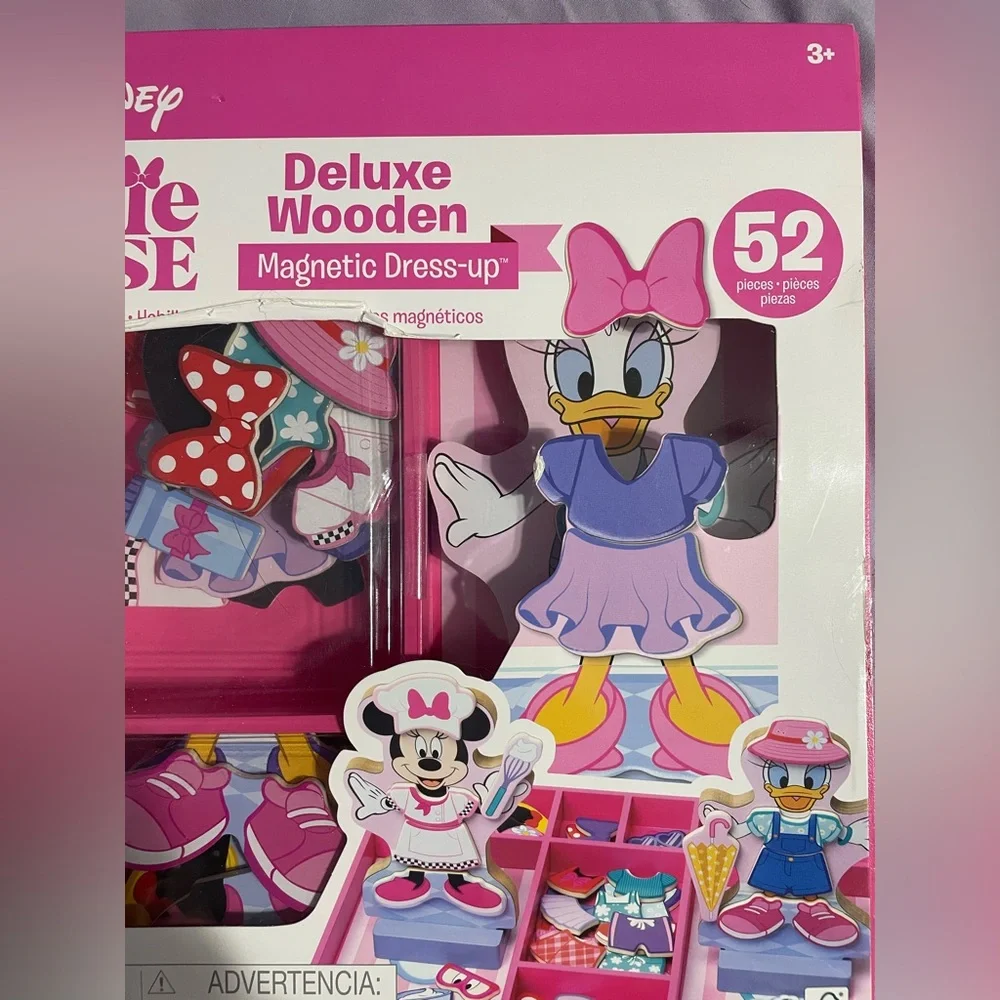 Melissa and Doug Minnie Mouse Magnetic Dress Up Set - Picture 5 of 6